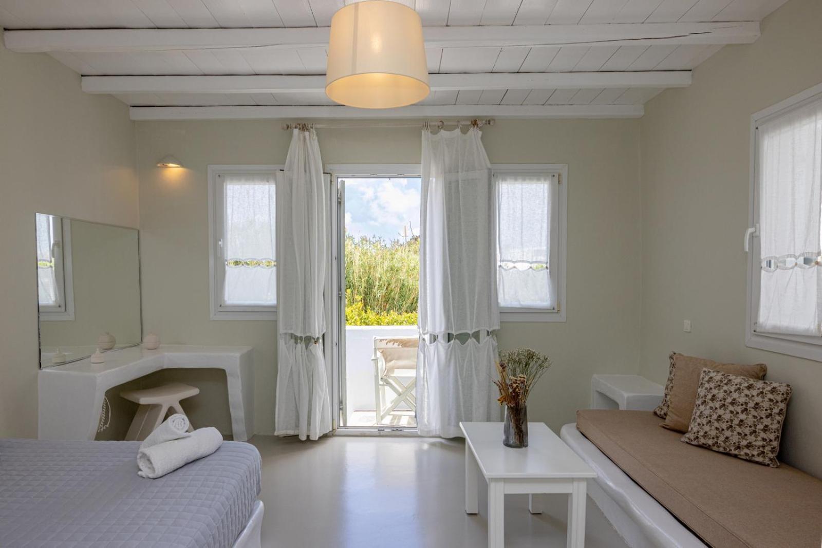 Soulmate'S Suites Tinos Киониа Екстериор снимка