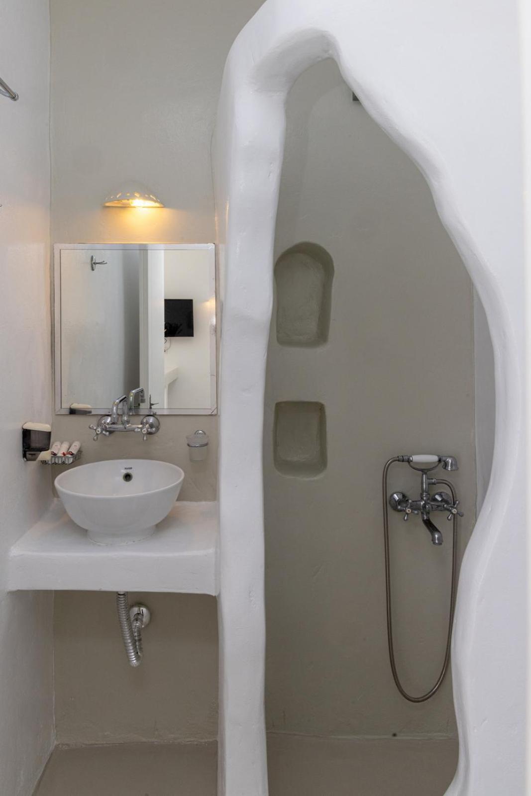 Soulmate'S Suites Tinos Киониа Екстериор снимка