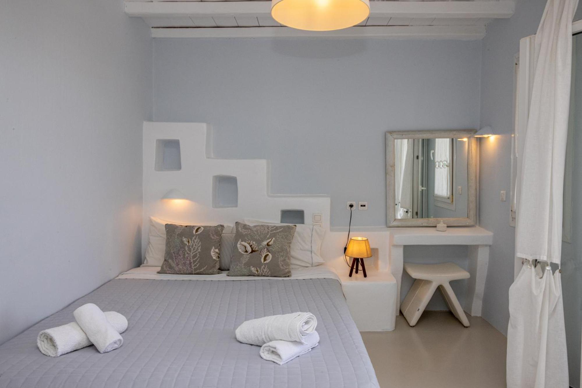 Soulmate'S Suites Tinos Киониа Екстериор снимка
