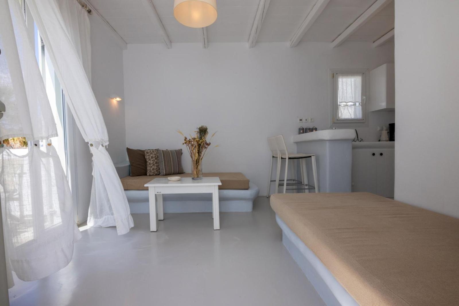 Soulmate'S Suites Tinos Киониа Екстериор снимка
