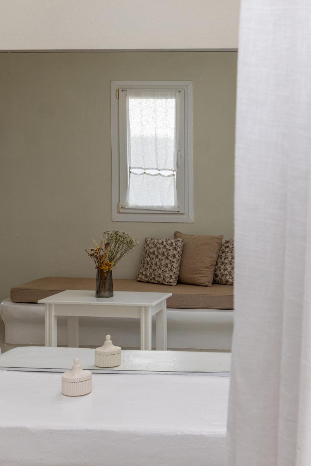 Soulmate'S Suites Tinos Киониа Екстериор снимка