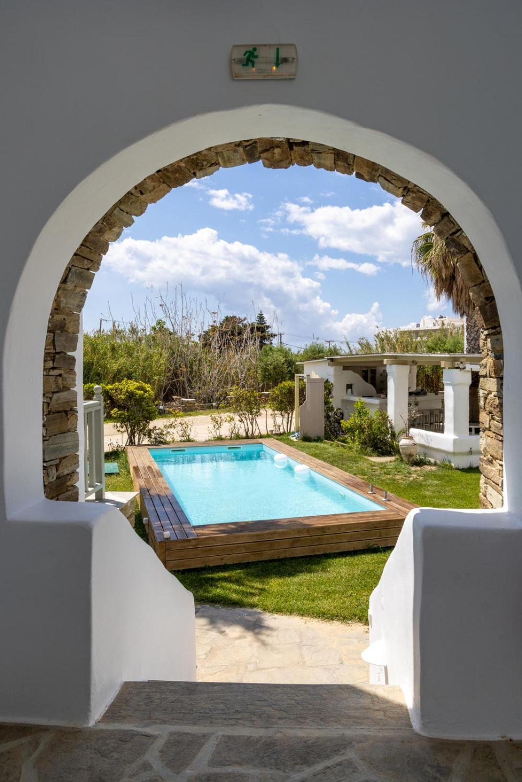 Soulmate'S Suites Tinos Киониа Екстериор снимка