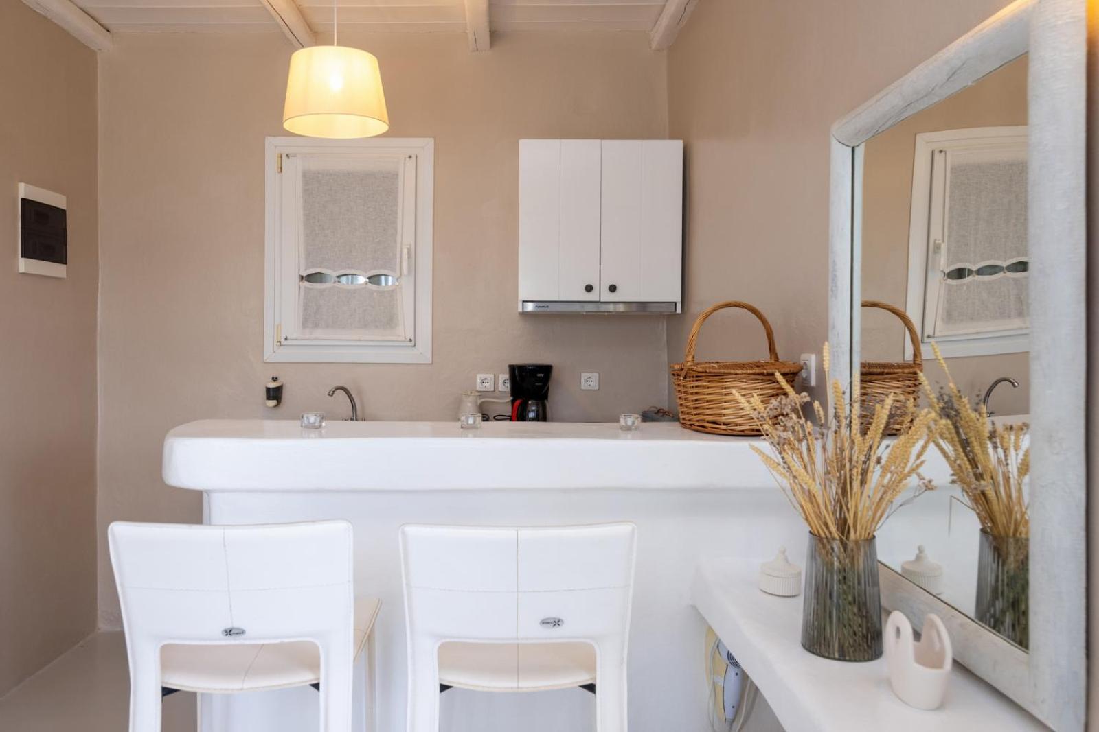 Soulmate'S Suites Tinos Киониа Екстериор снимка